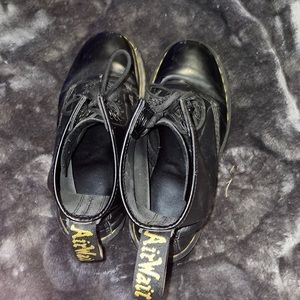 US size 8 black boots, AirWalk